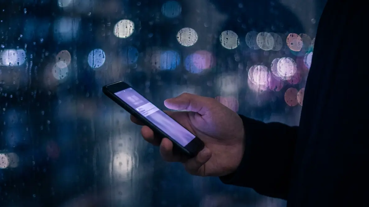 smartphone text notification showing the moment someone texts after thinking of them